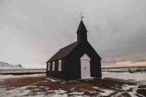 iglesia negra islandia